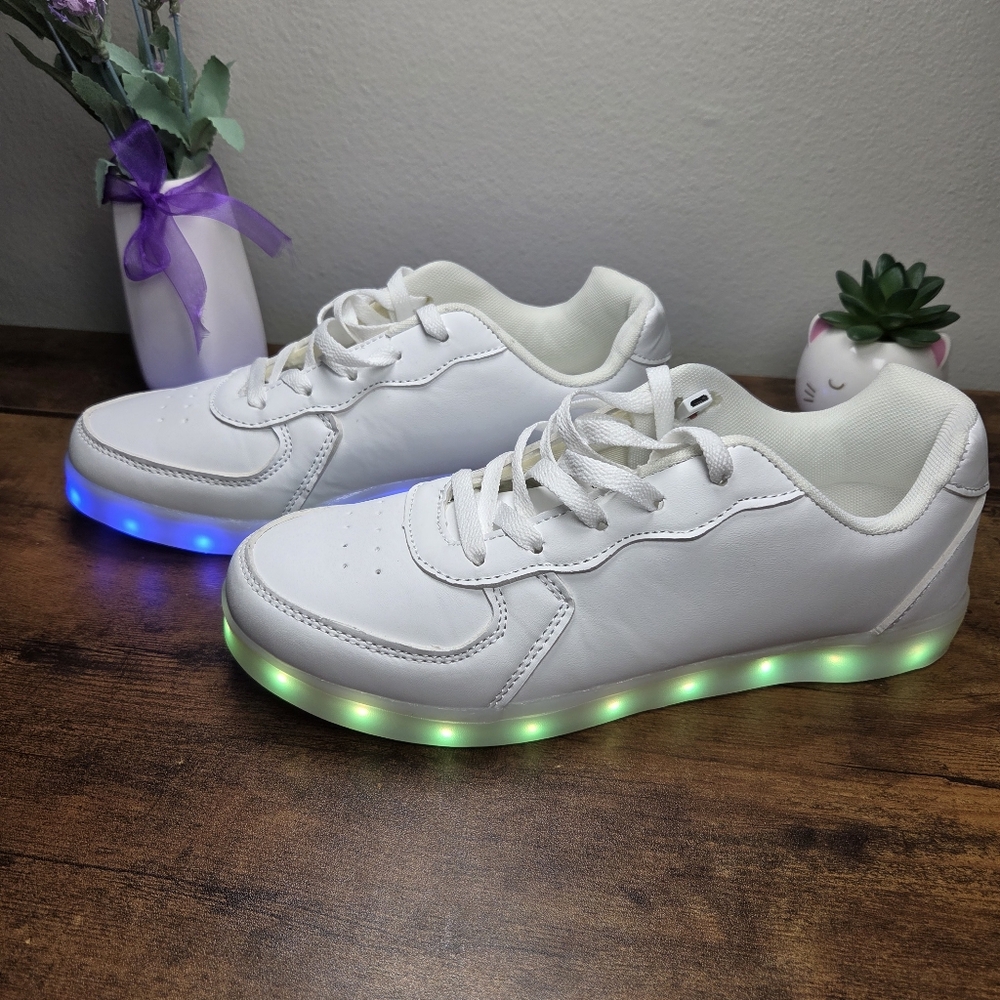 Men Women Flashing LED Light Up Shoes Luminous Sneakers Leather Casual Size 9
